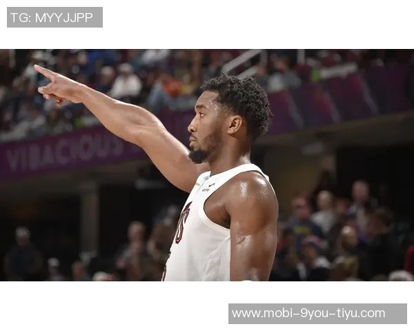 米切尔状态回落遭火箭严防12月前10场场均321分今日仅得16分